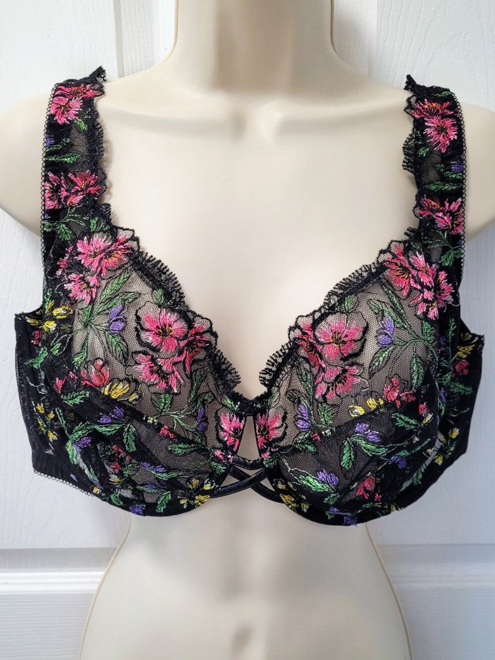 Victoria's Secret Very Sexy Floral Embroidered Unlined Demi Bra NWT 40DDD Black